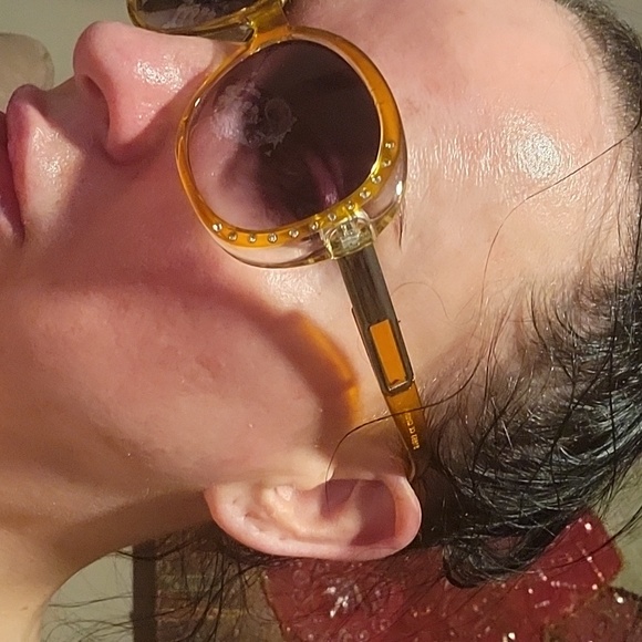 Ombre Gold Clear Round Rhinestone Sunglasses 👓 - Picture 2 of 10